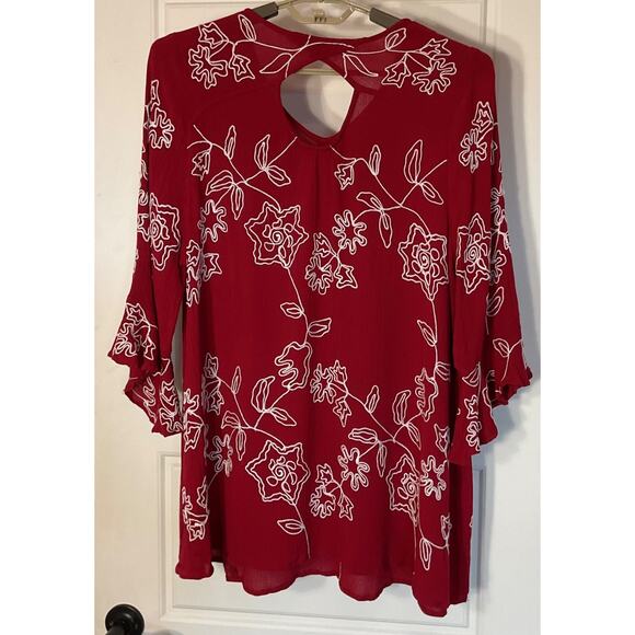 Davina Red Tunic White Embroidery Bell Sleeve Key Hole Back Loose Top 0X (10-12) - Picture 4 of 7